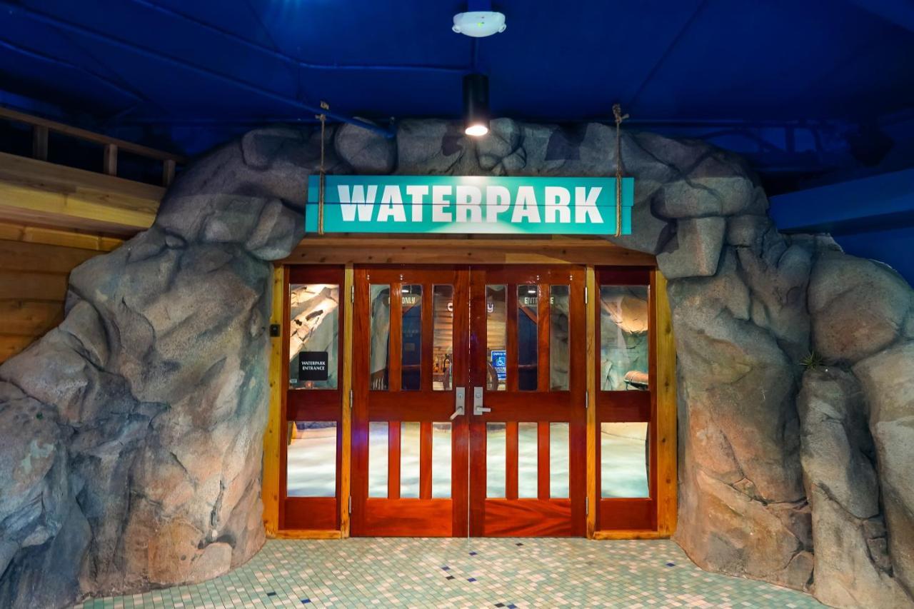 Castaway Bay By Cedar Point 3*